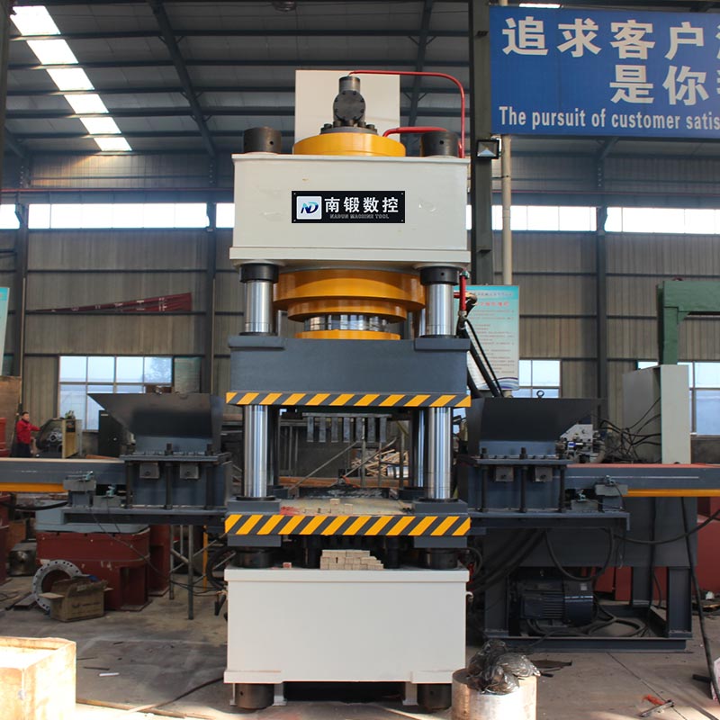 双色鱼饵陶瓷粉末压块成型液压机自动送料一模多出快速成型压块机