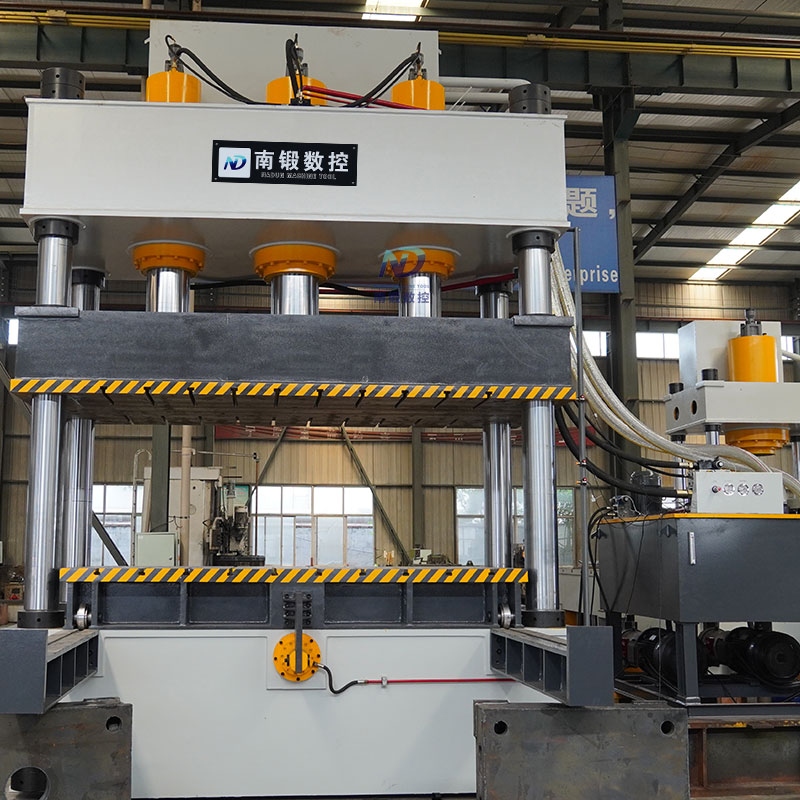 1000吨四柱油压机