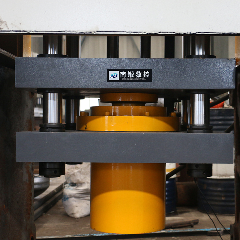 滕州315吨带液压垫油压机伺服系统不锈钢制品拉伸成型四柱液压机