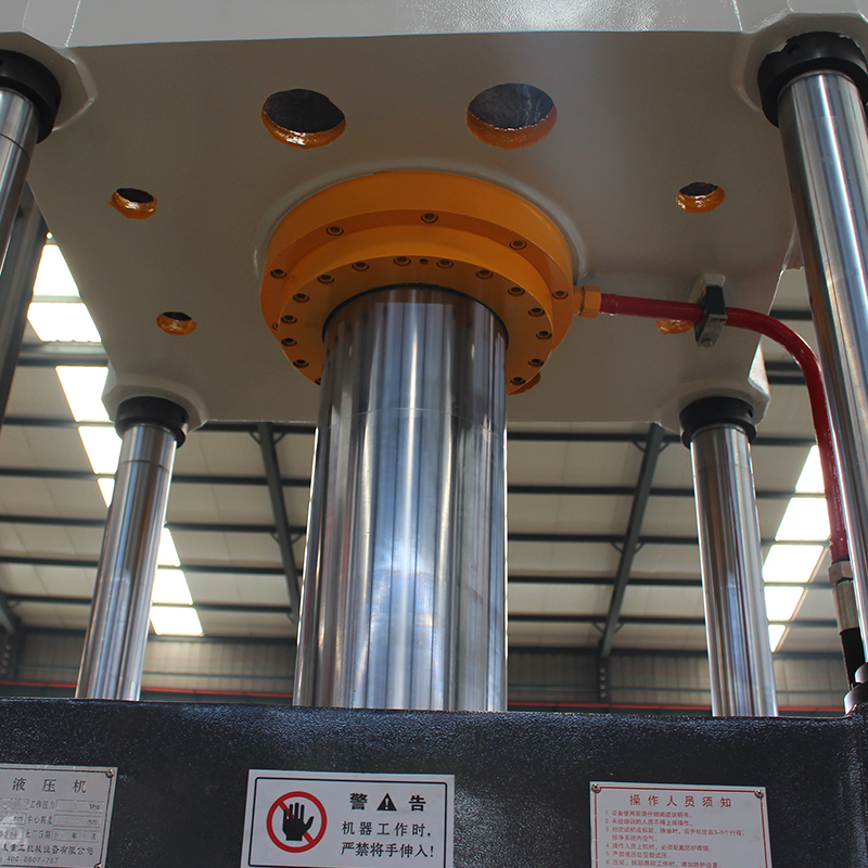 200T四柱油压机，200吨常规三梁四柱油压机